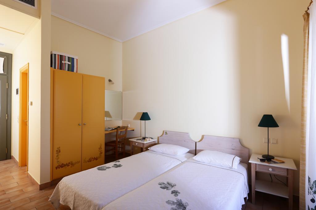 Eleonas Hotel Rovies Ruang foto