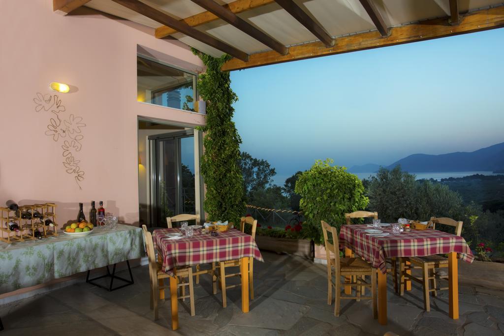 Eleonas Hotel Rovies Bagian luar foto