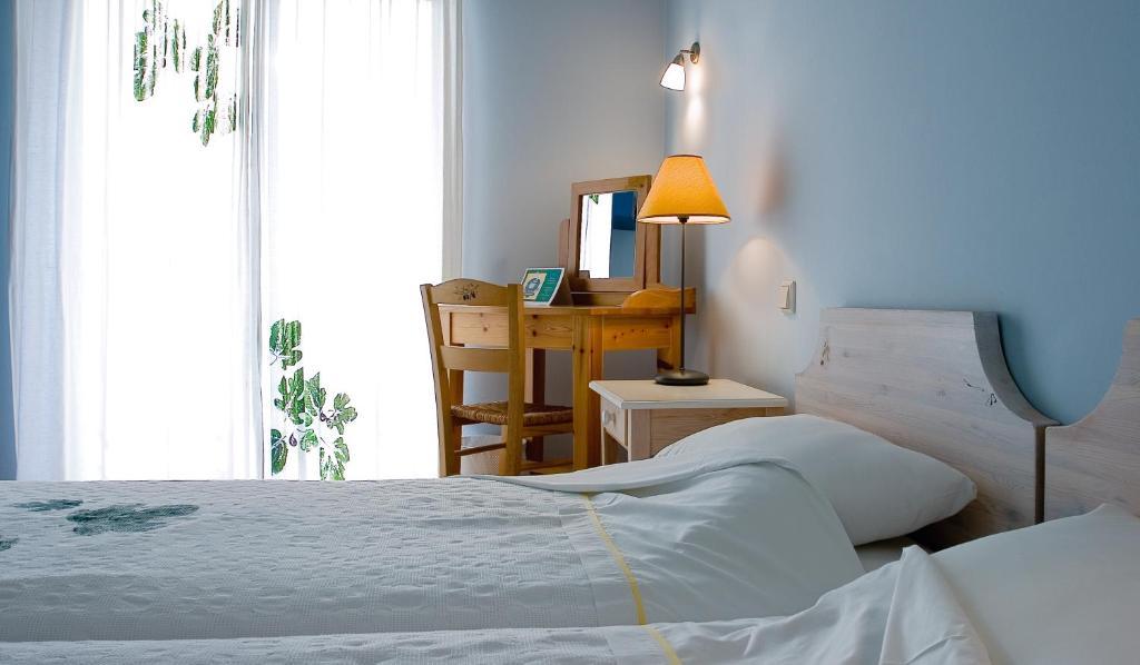 Eleonas Hotel Rovies Bagian luar foto